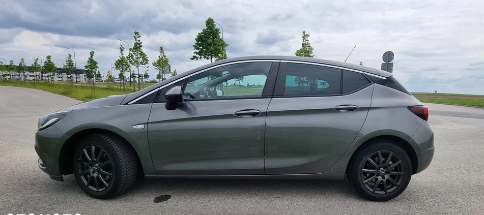 Opel Astra cena 60000 przebieg: 32600, rok produkcji 2018 z Gliwice małe 92